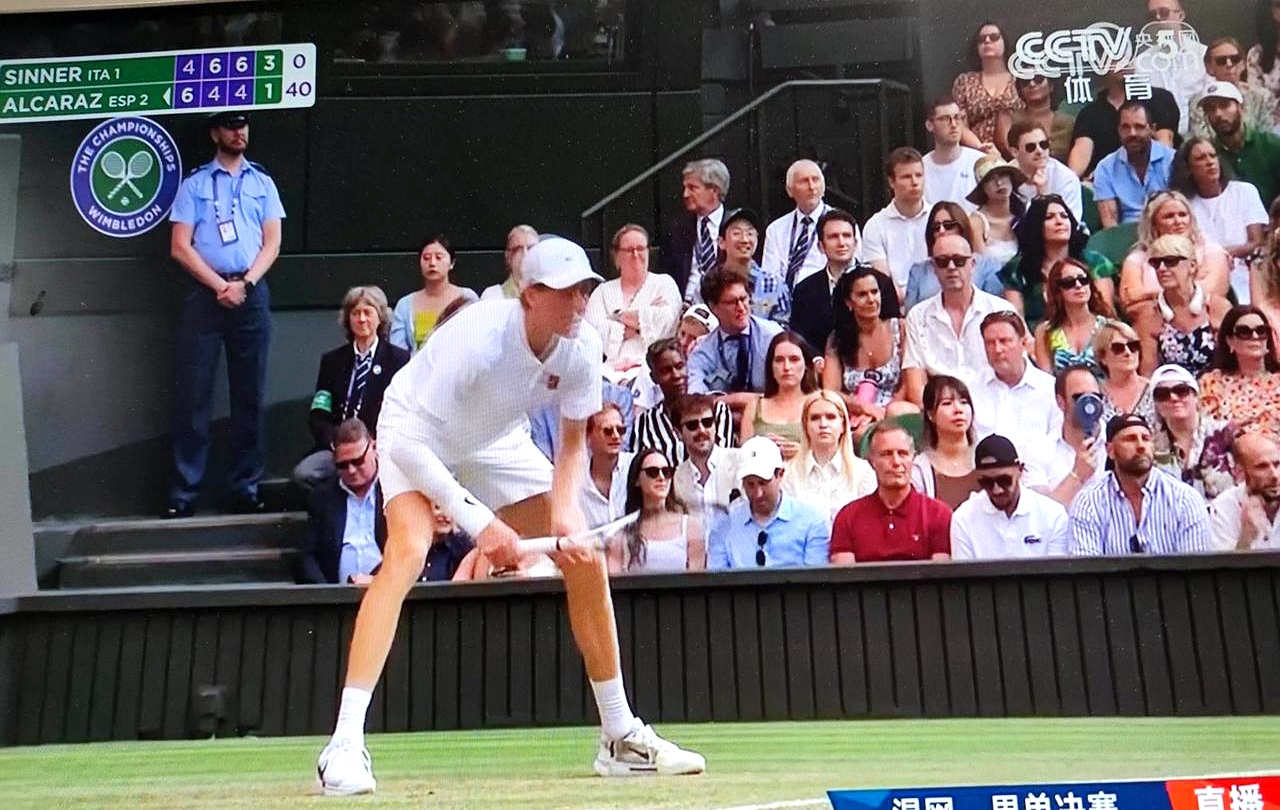 关于温网力克法网，辛纳统治全场的信息