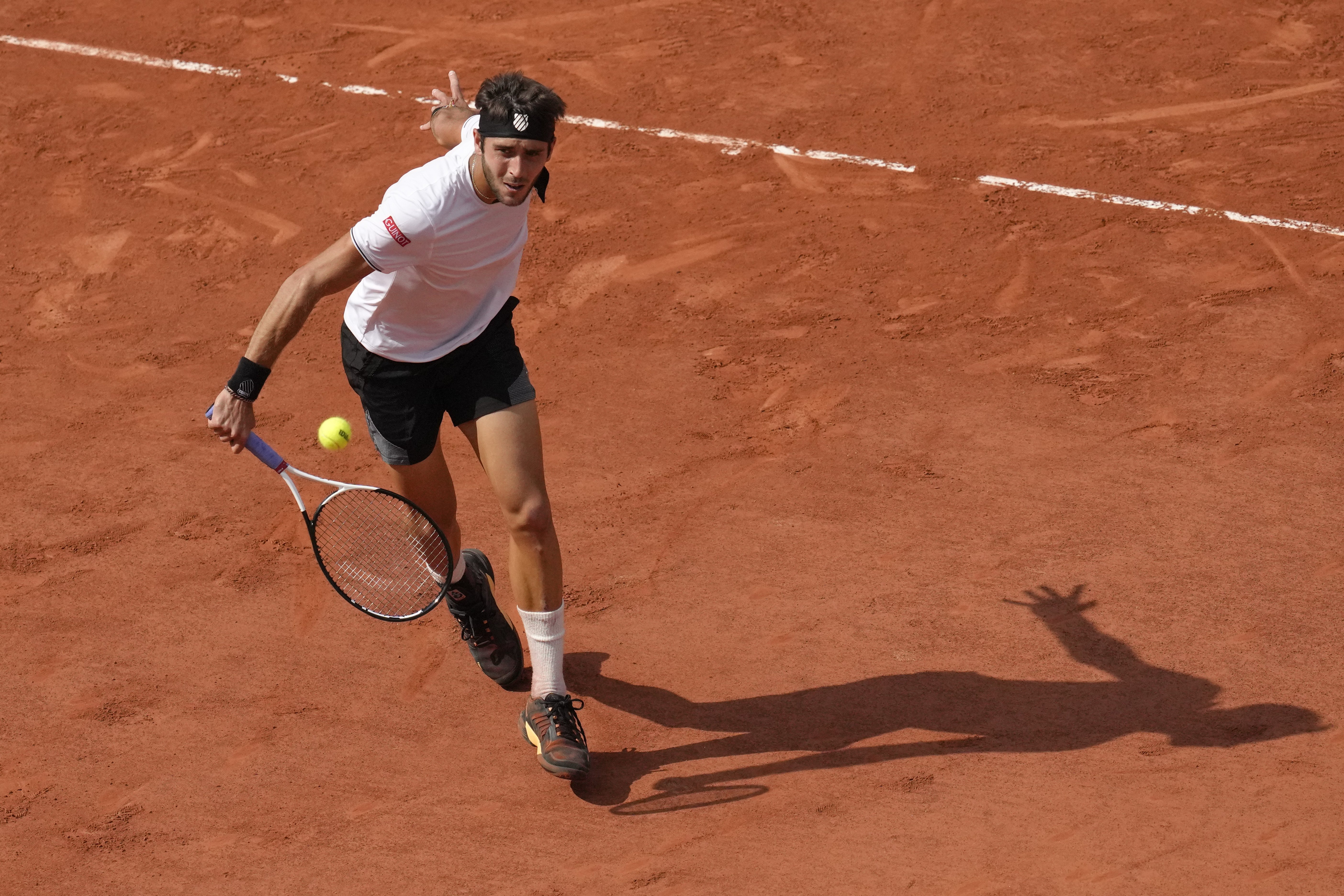 澳网横扫法网，兹维列夫点燃赛场