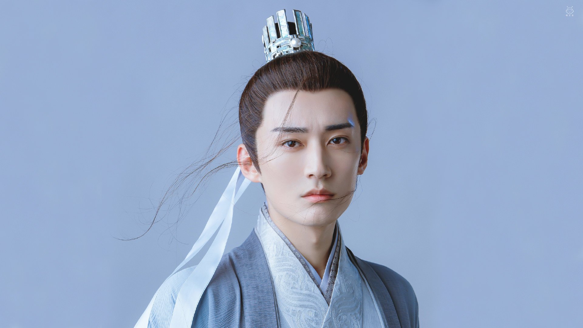 今夜,他重建了巴黎圣母院,浓眉与那座不可复制的攻防圣殿