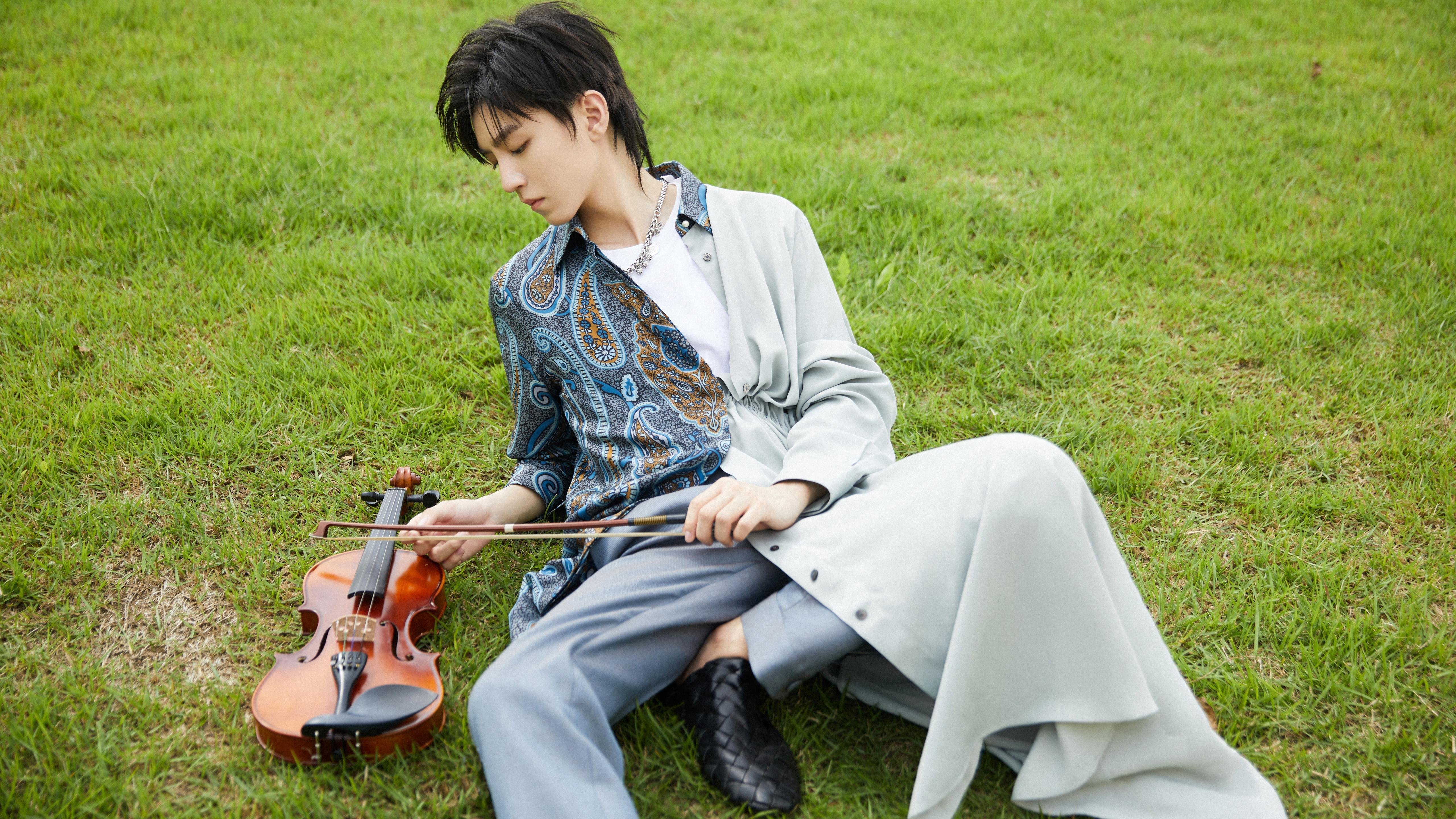 NBA双喜临门，森林狼收割灰熊，克莱突破里程碑