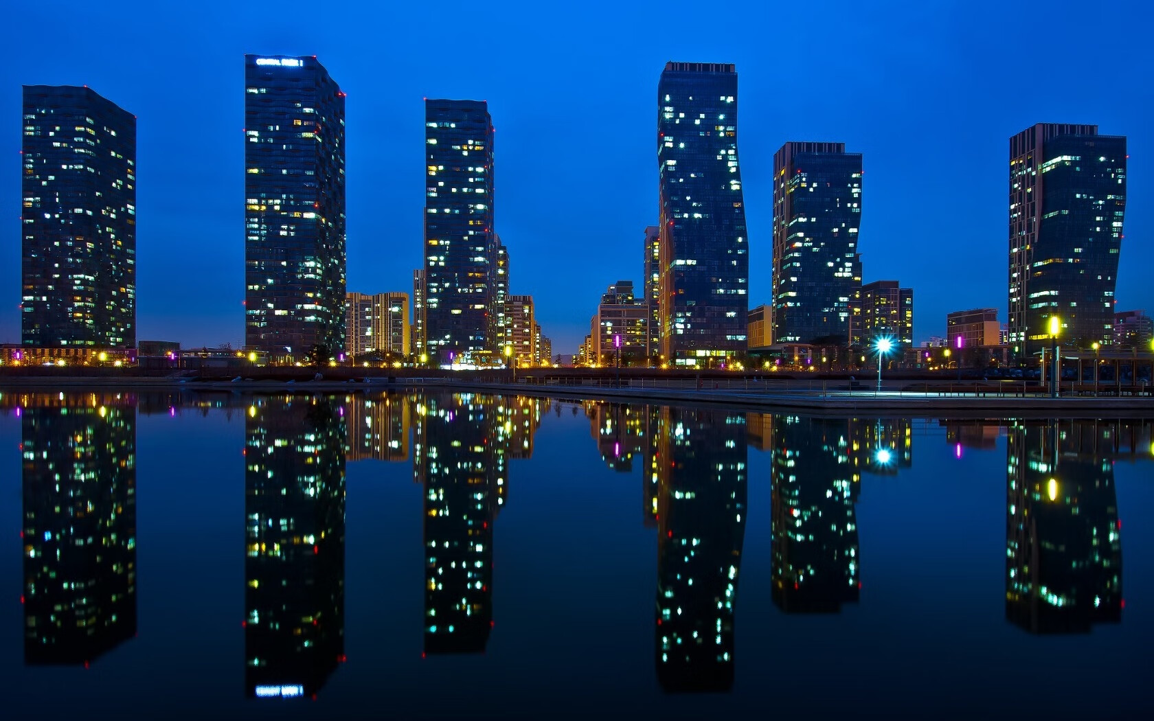 暗夜王冠，霍勒迪的攻防交响与英超最后的叹息